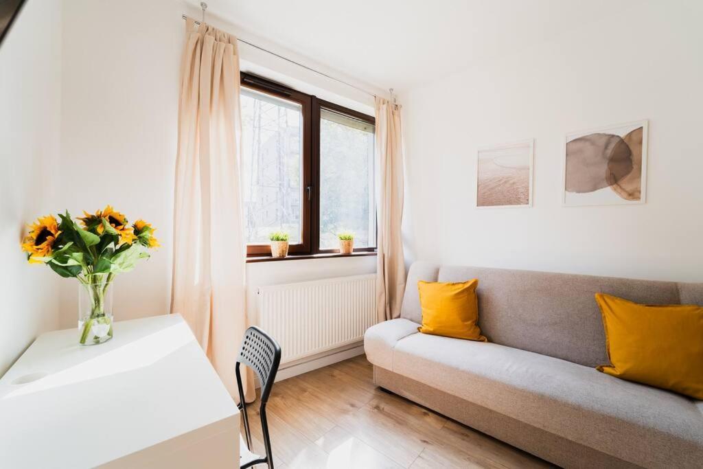 Center - 3 - New Building - Private Parking Place - Garage Apartment Breslau